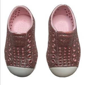 Native Jefferson Bling Glitter Baby Girl Toddler Size 4 PINK Slip On Water Shoes